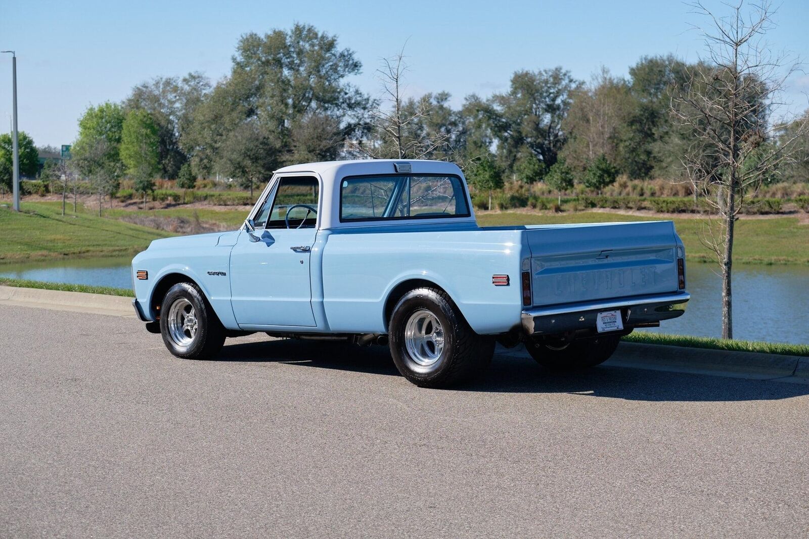 Chevrolet-C-10-1972-2-Door-3