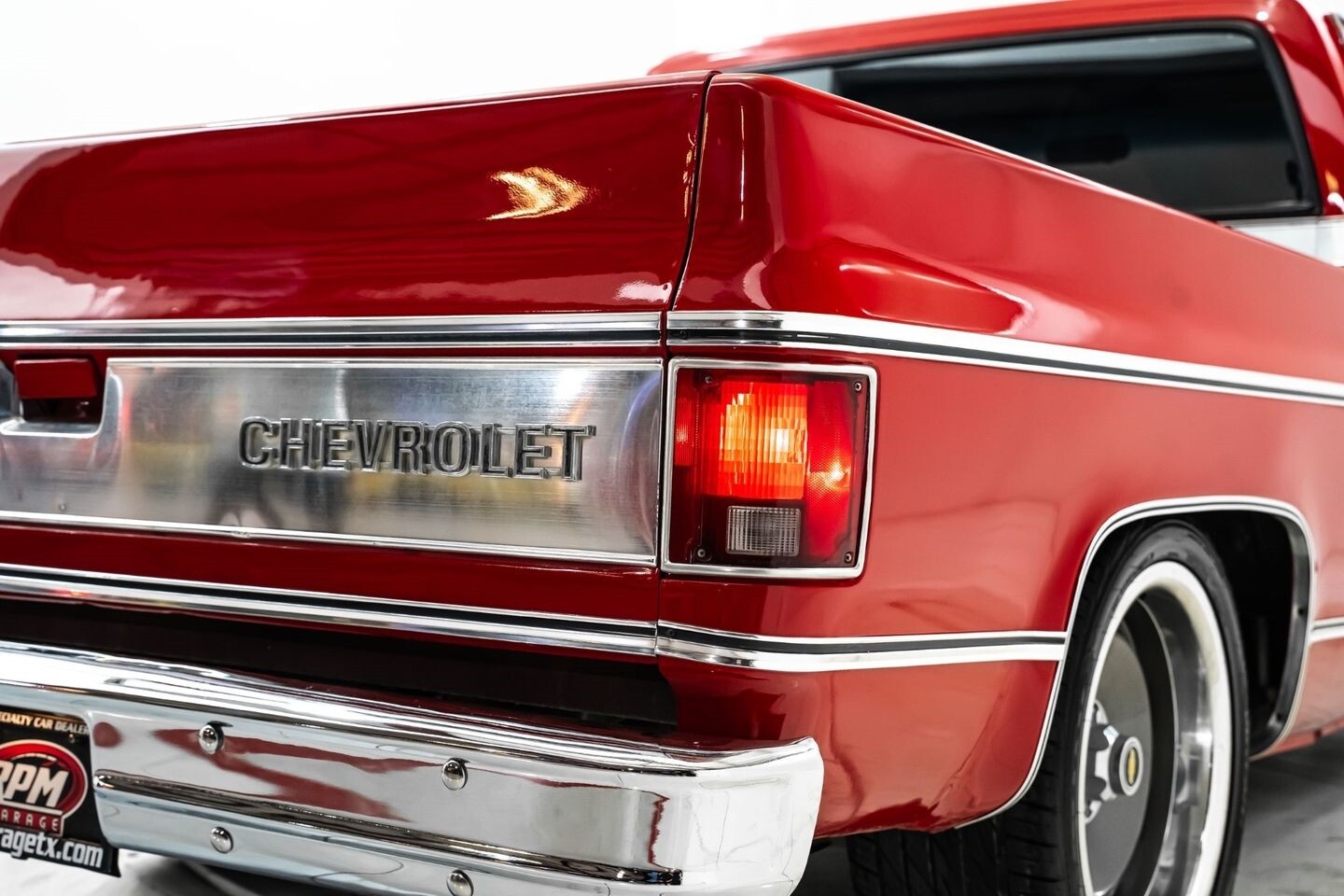 Chevrolet-C-10-1975-Pickup-Truck-12