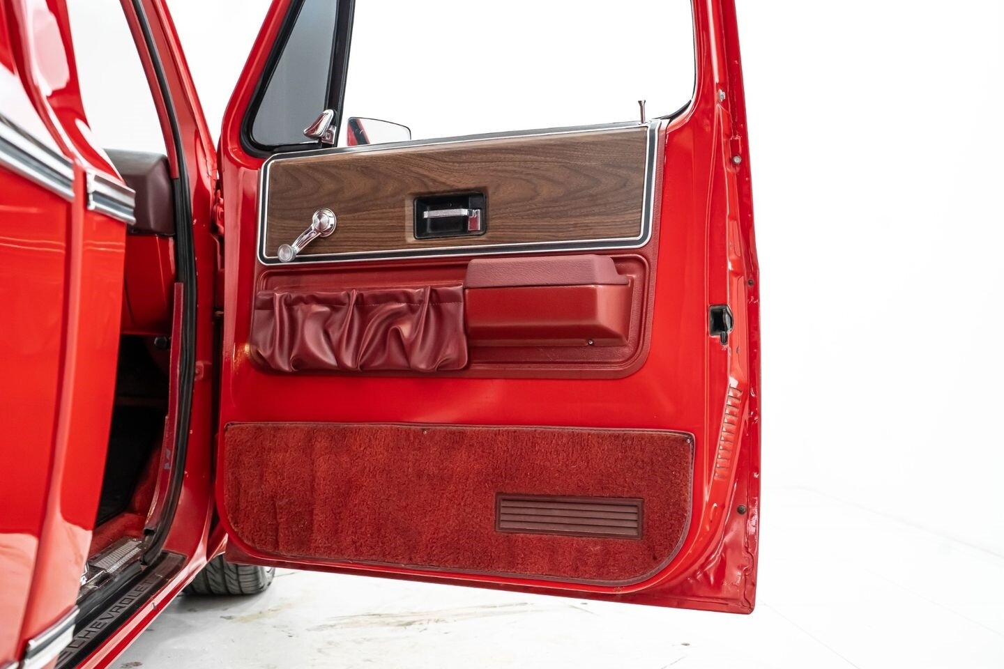 Chevrolet-C-10-1975-Pickup-Truck-25