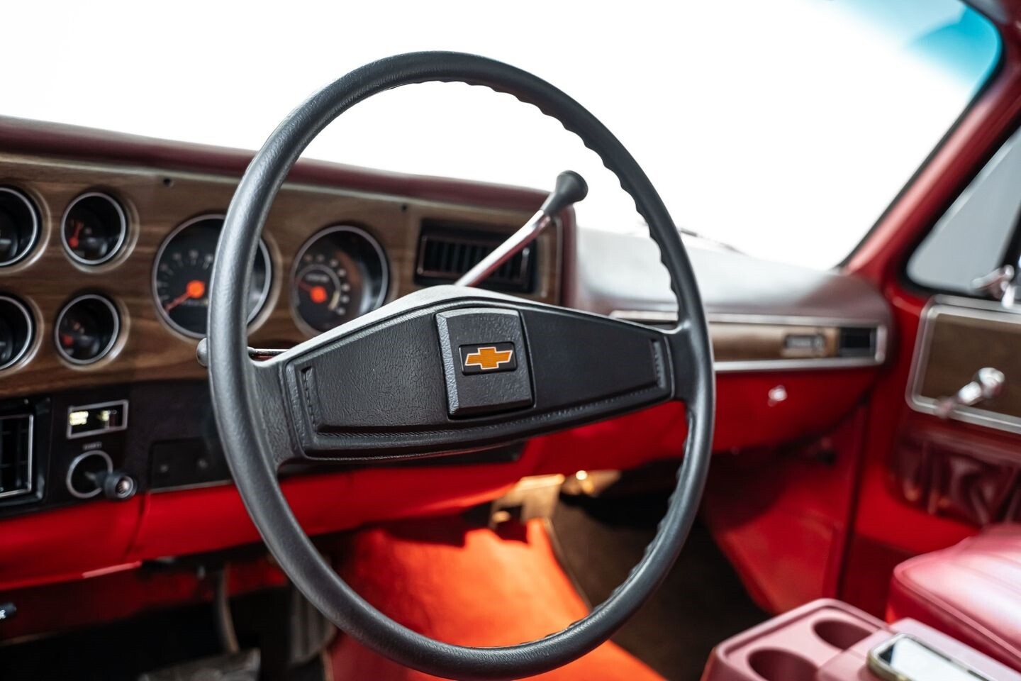 Chevrolet-C-10-1975-Pickup-Truck-28