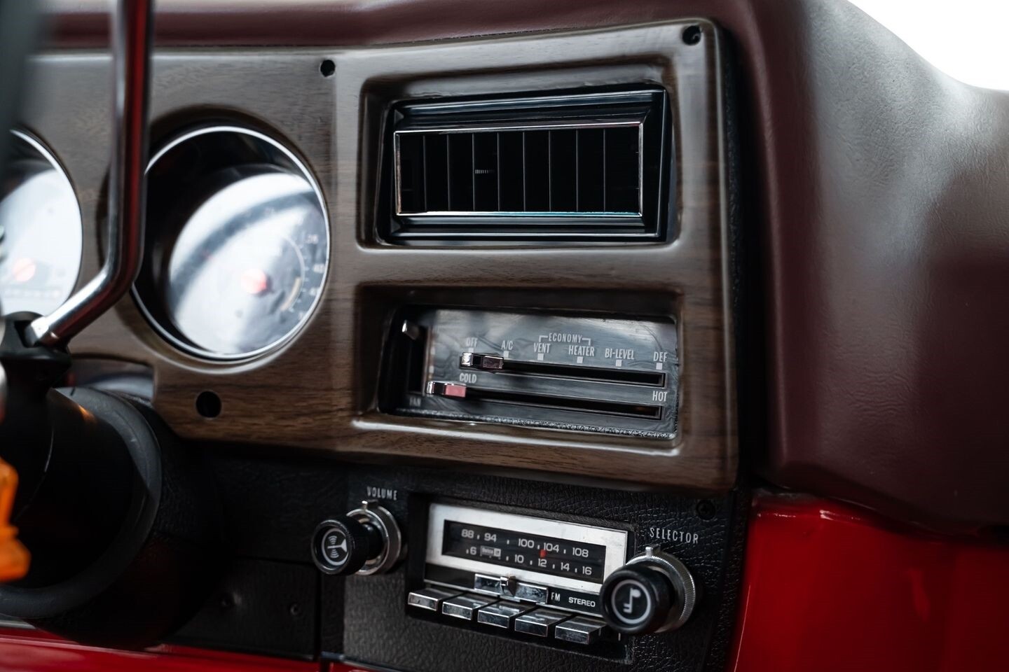 Chevrolet-C-10-1975-Pickup-Truck-30