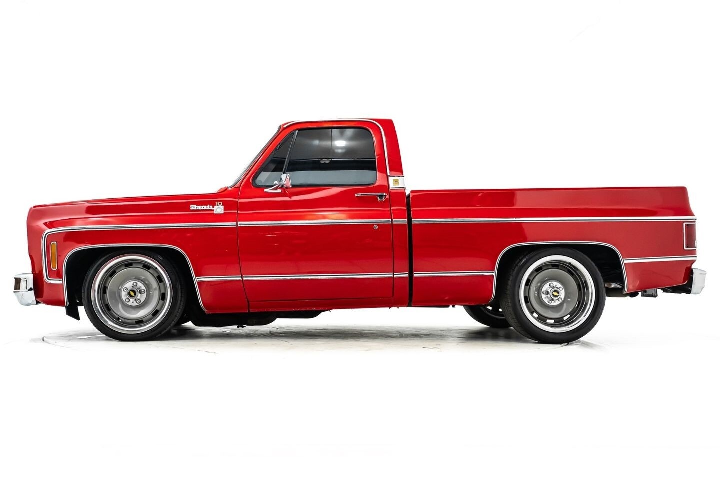 Chevrolet-C-10-1975-Pickup-Truck-8