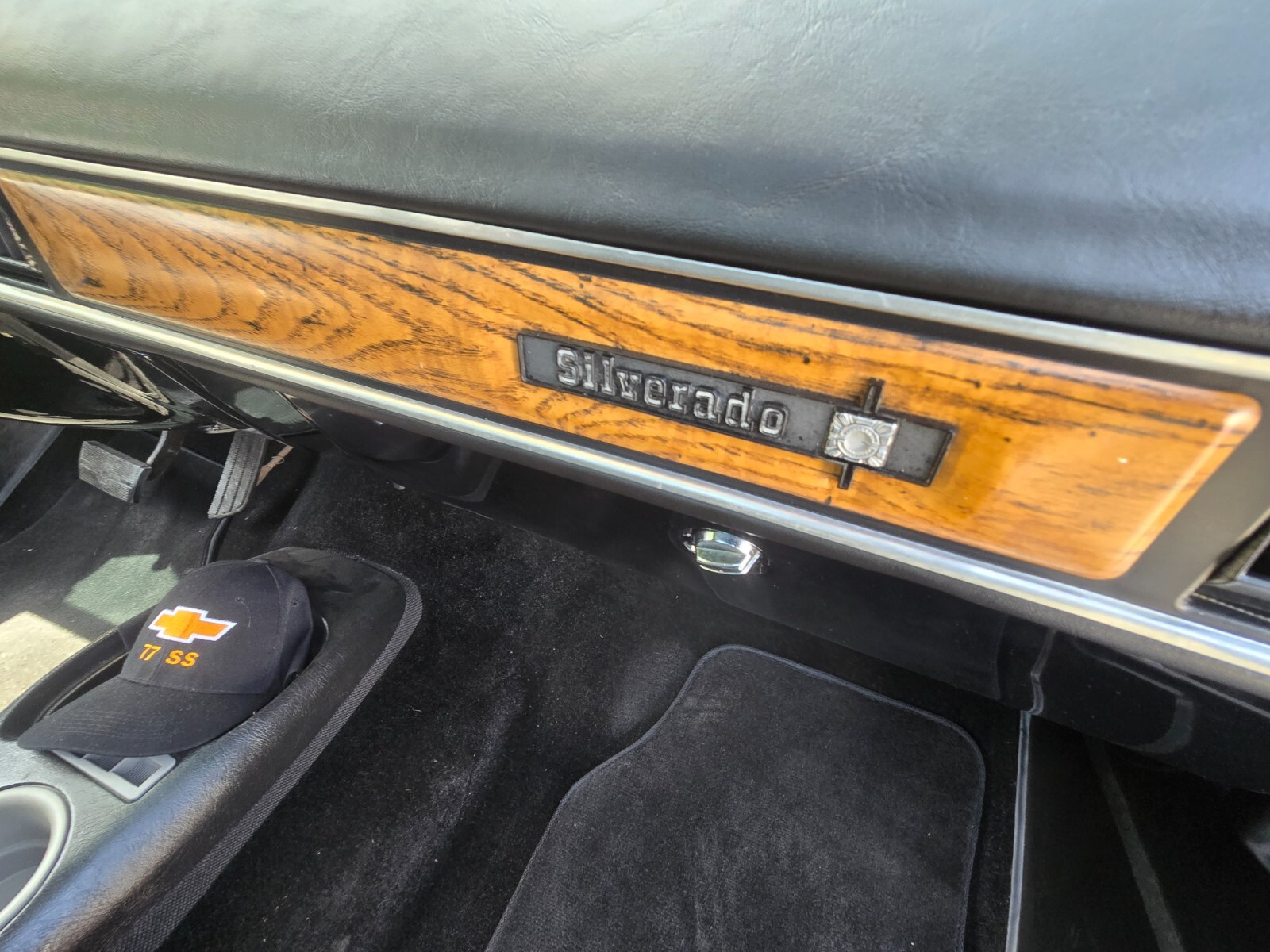Chevrolet-C-10-1977-36