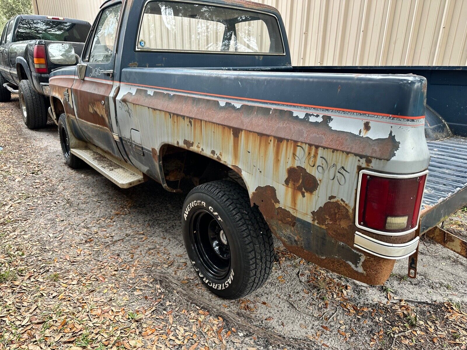 Chevrolet-C-10-1983-2