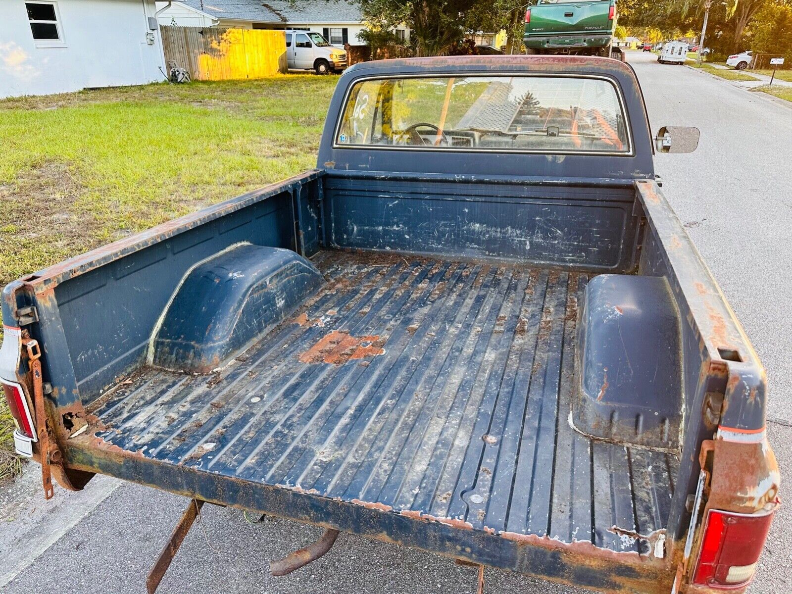 Chevrolet-C-10-1983-6