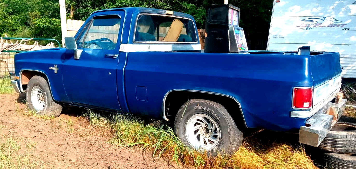 Chevrolet-C-10-1983-Standard-Cab-Pickup-1