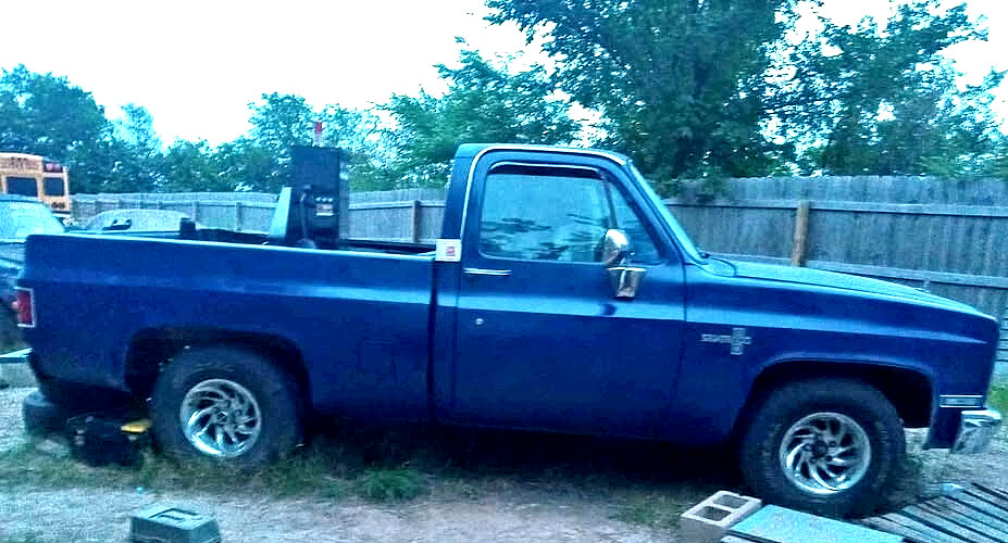 Chevrolet-C-10-1983-Standard-Cab-Pickup-4
