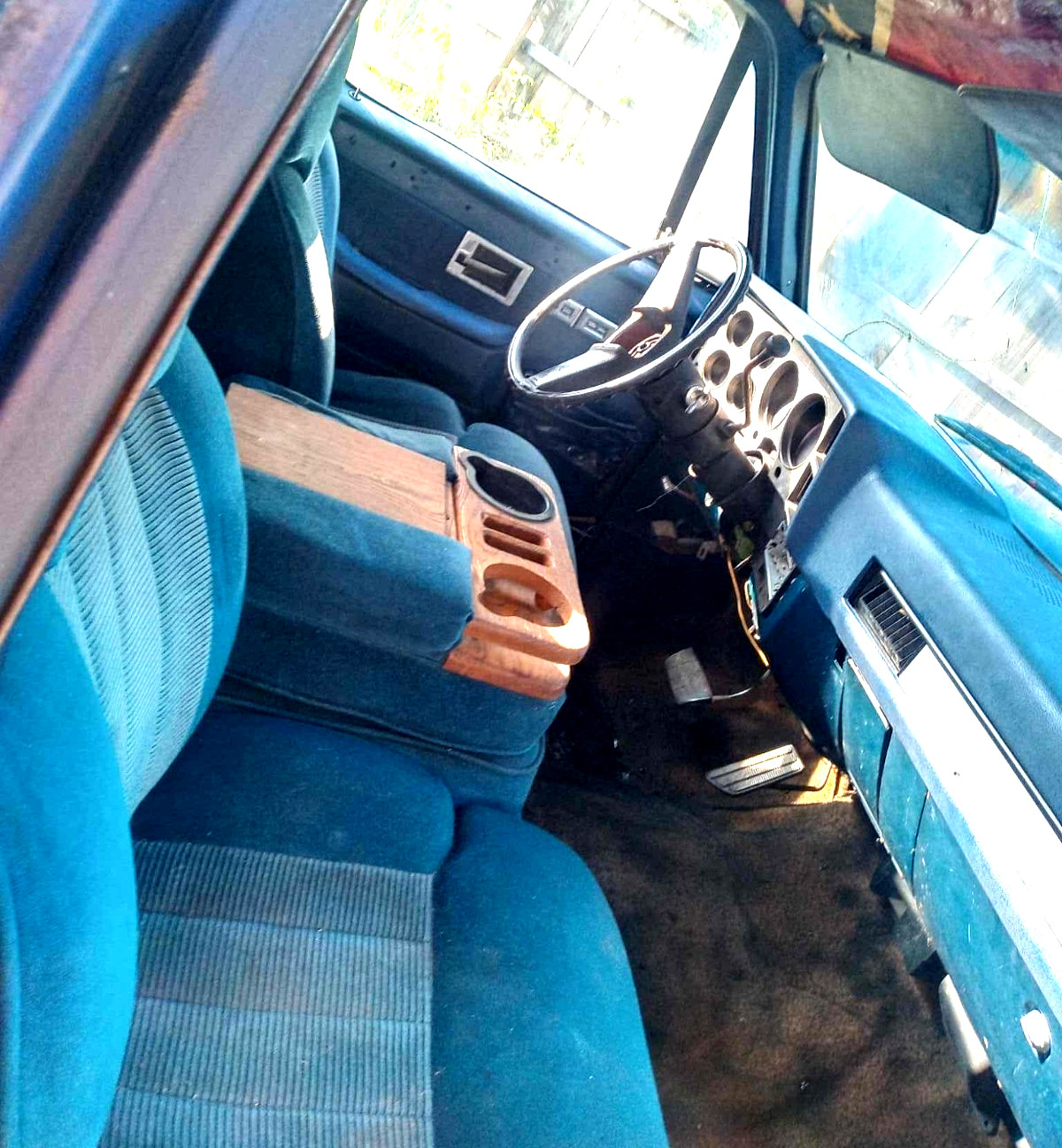 Chevrolet-C-10-1983-Standard-Cab-Pickup-6