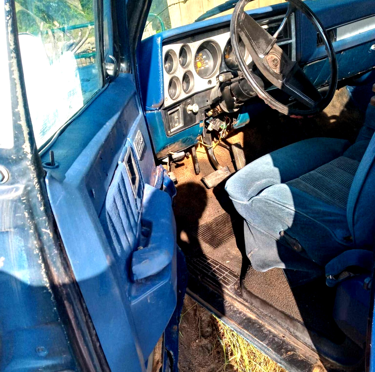 Chevrolet-C-10-1983-Standard-Cab-Pickup-7