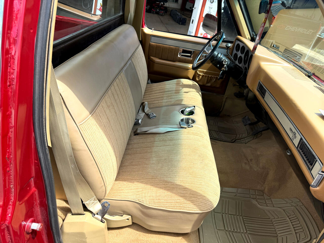 Chevrolet-C-10-1984-Truck-23