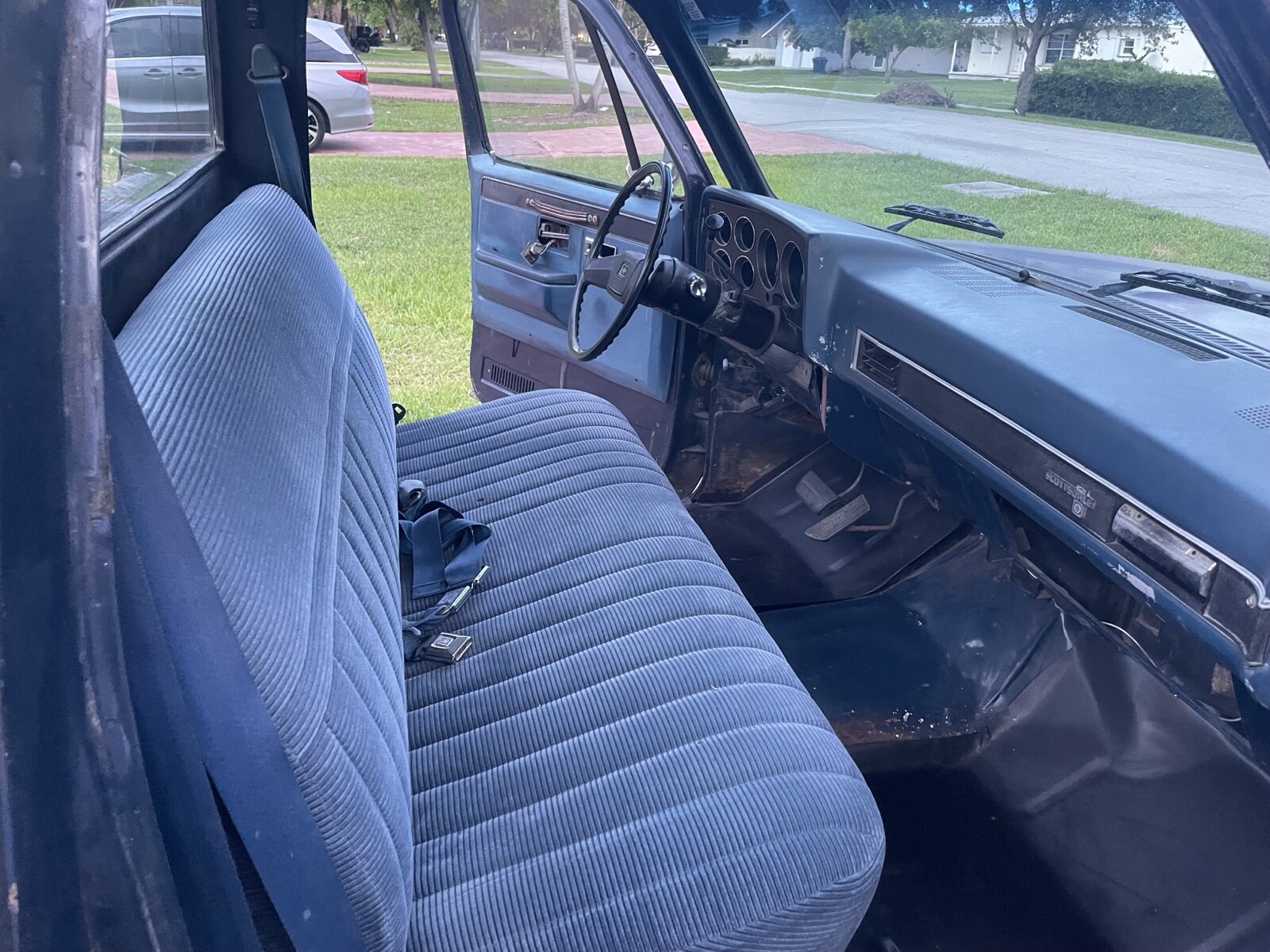 Chevrolet-C-10-1985-12