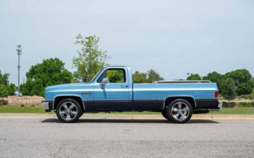 Chevrolet-C-10-1985-2-Door-1