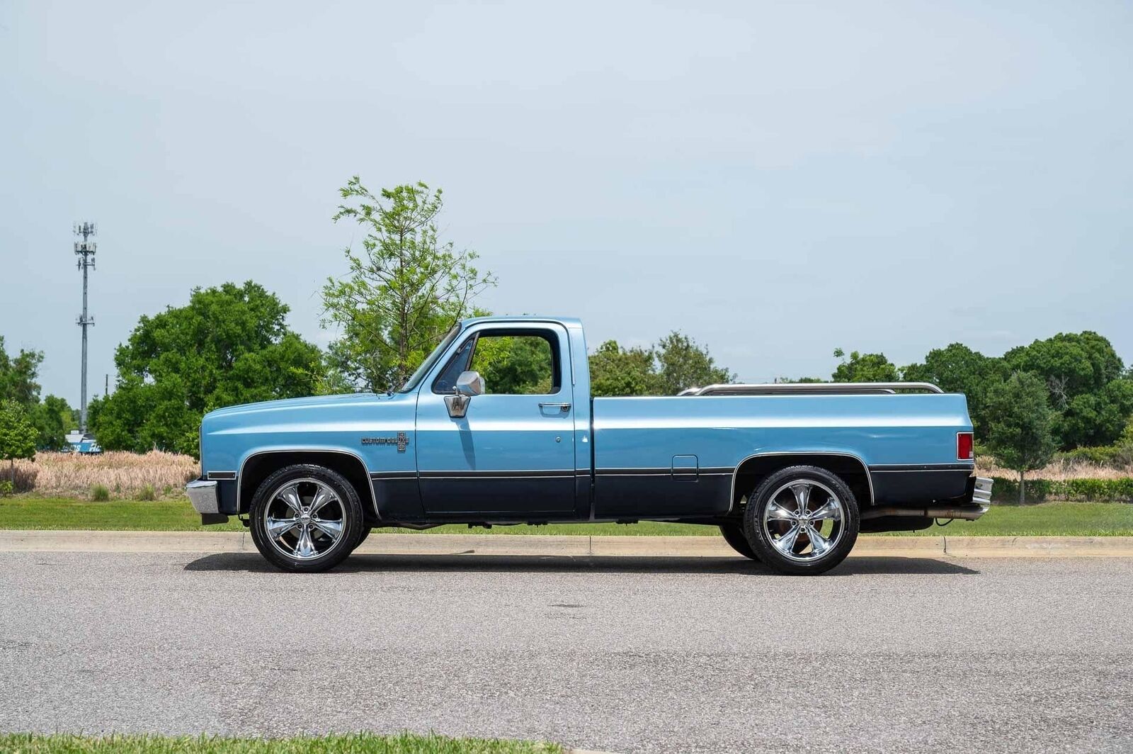 Chevrolet-C-10-1985-2-Door-1