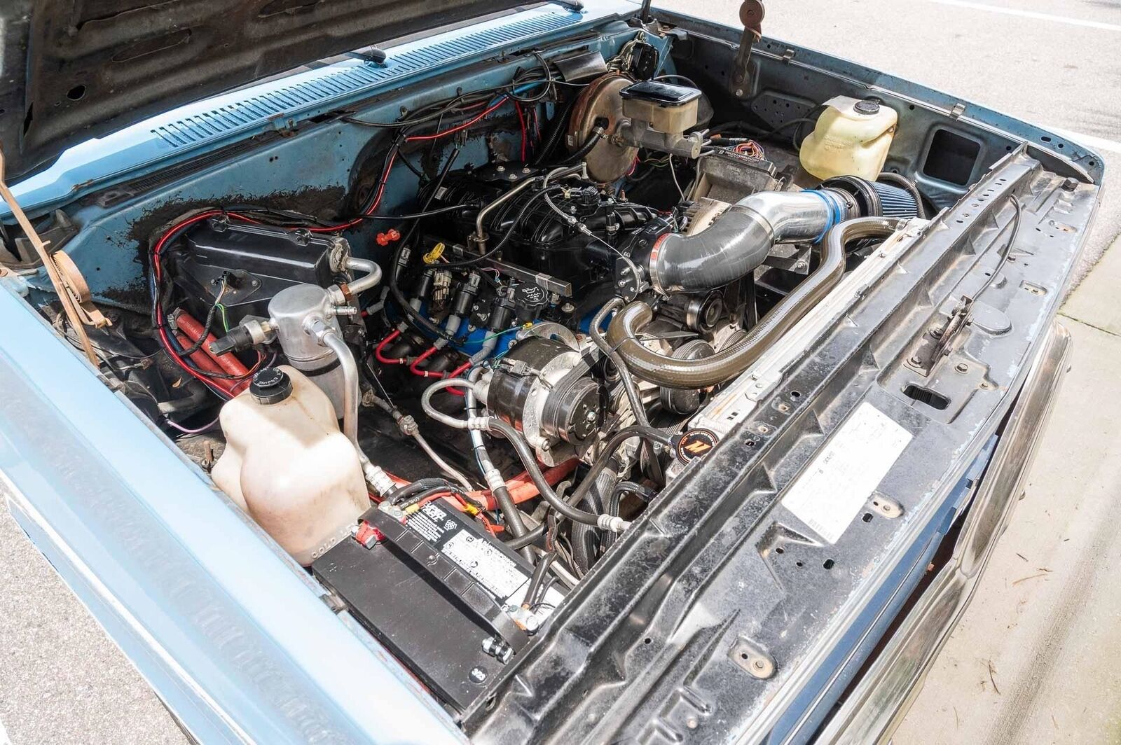 Chevrolet-C-10-1985-2-Door-11