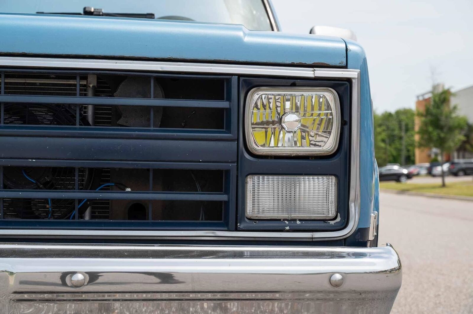 Chevrolet-C-10-1985-2-Door-18