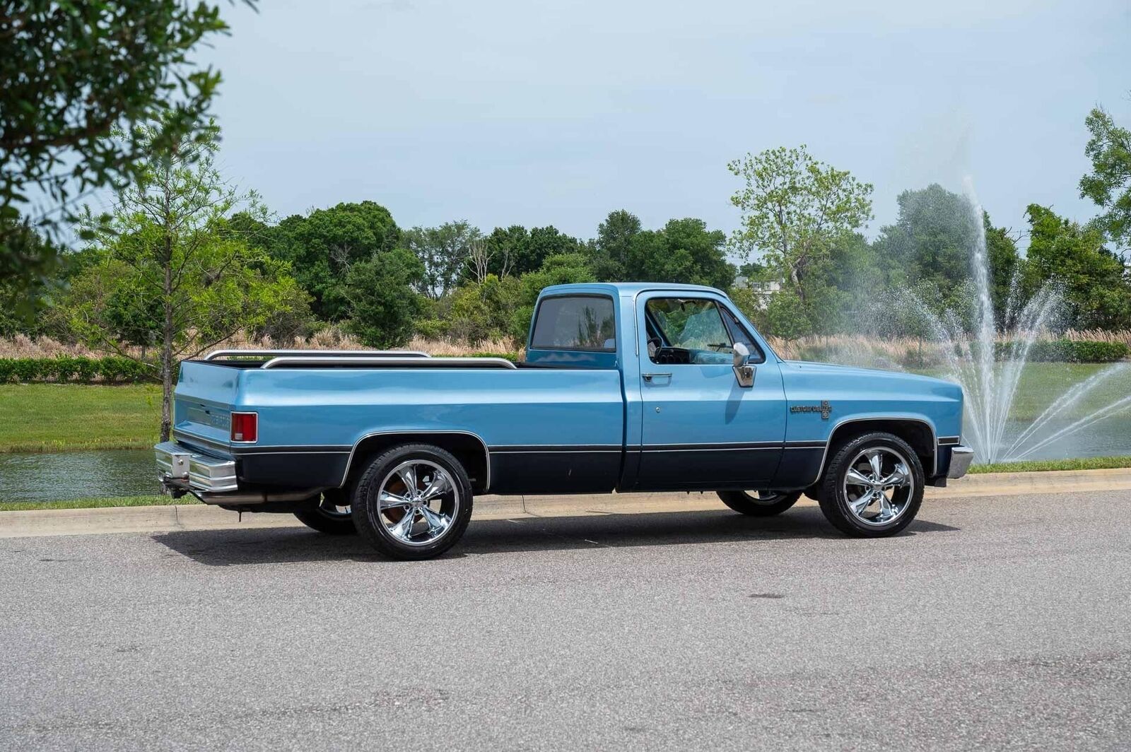 Chevrolet-C-10-1985-2-Door-22