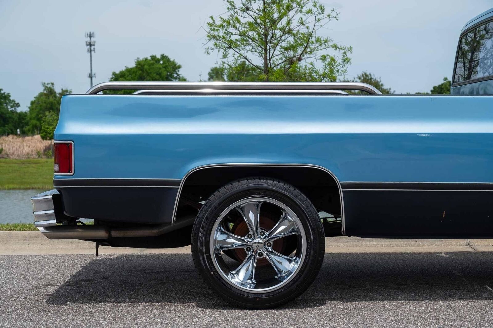 Chevrolet-C-10-1985-2-Door-29