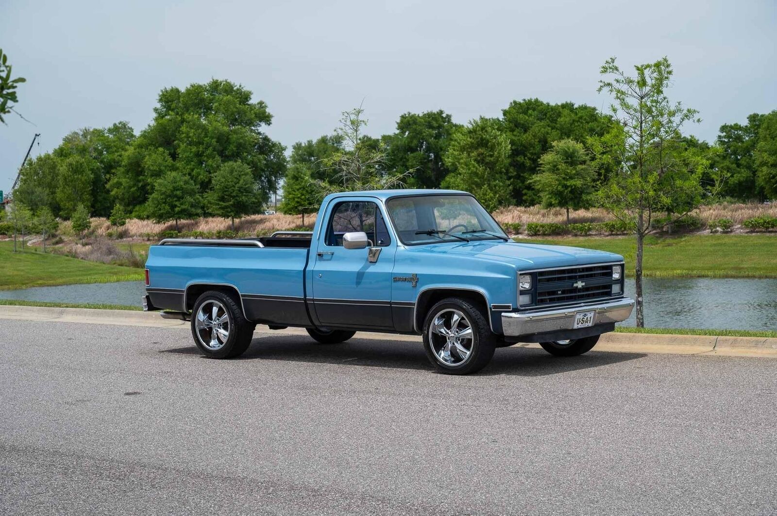 Chevrolet-C-10-1985-2-Door-8