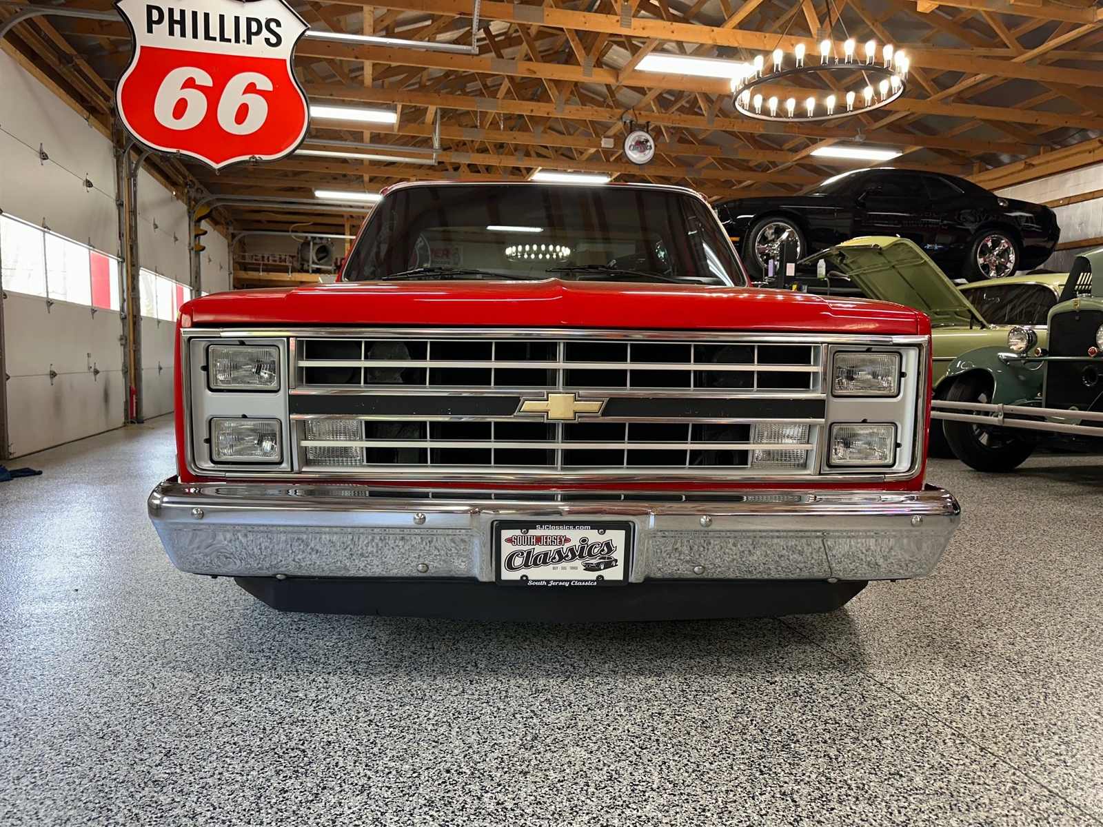 Chevrolet-C-10-1985-Pickup-Truck-1
