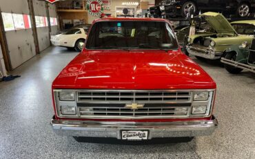 Chevrolet-C-10-1985-Pickup-Truck-18