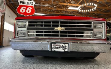 Chevrolet-C-10-1985-Pickup-Truck-23