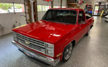 Chevrolet-C-10-1985-Pickup-Truck-24