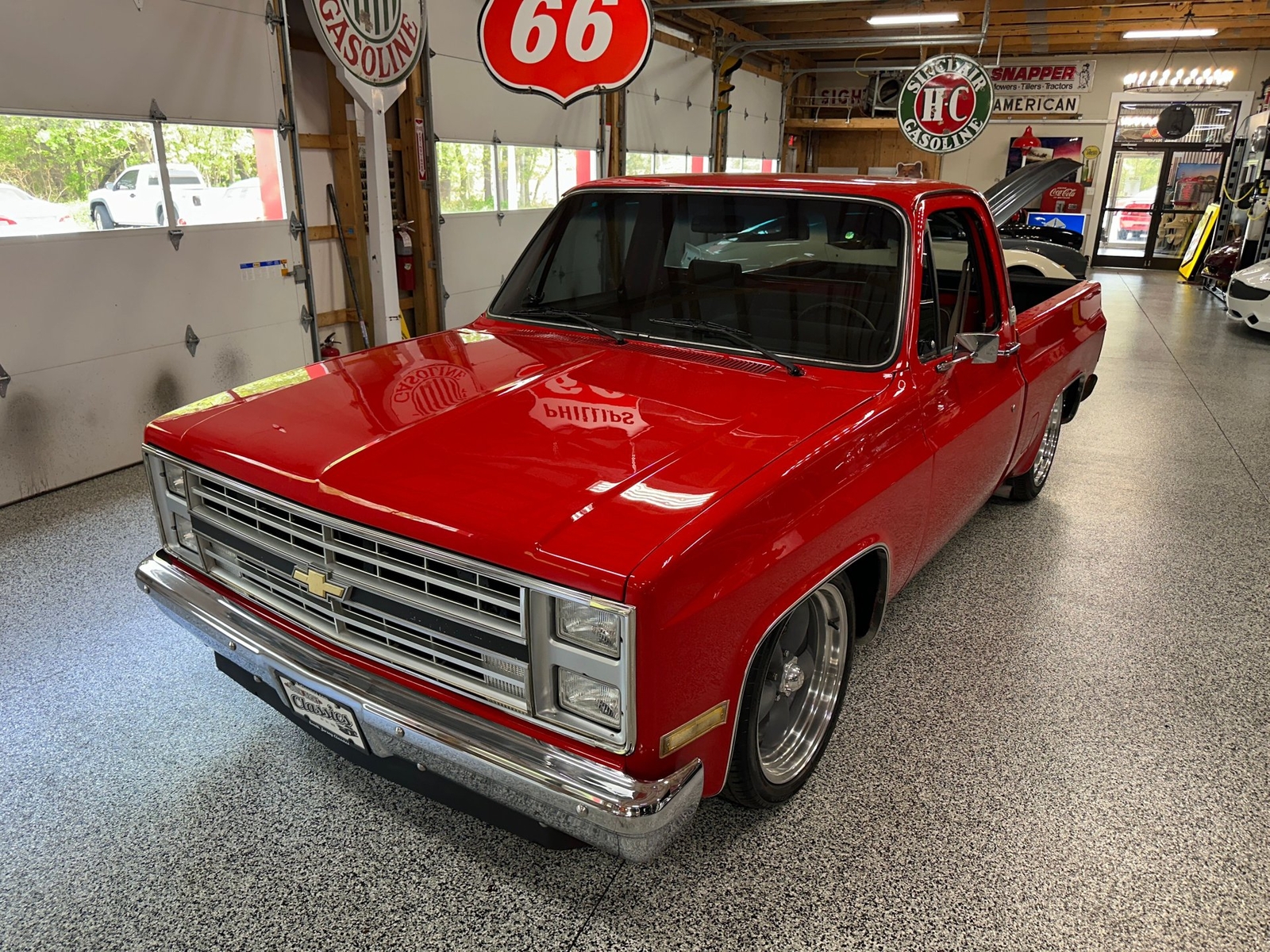 Chevrolet-C-10-1985-Pickup-Truck-24