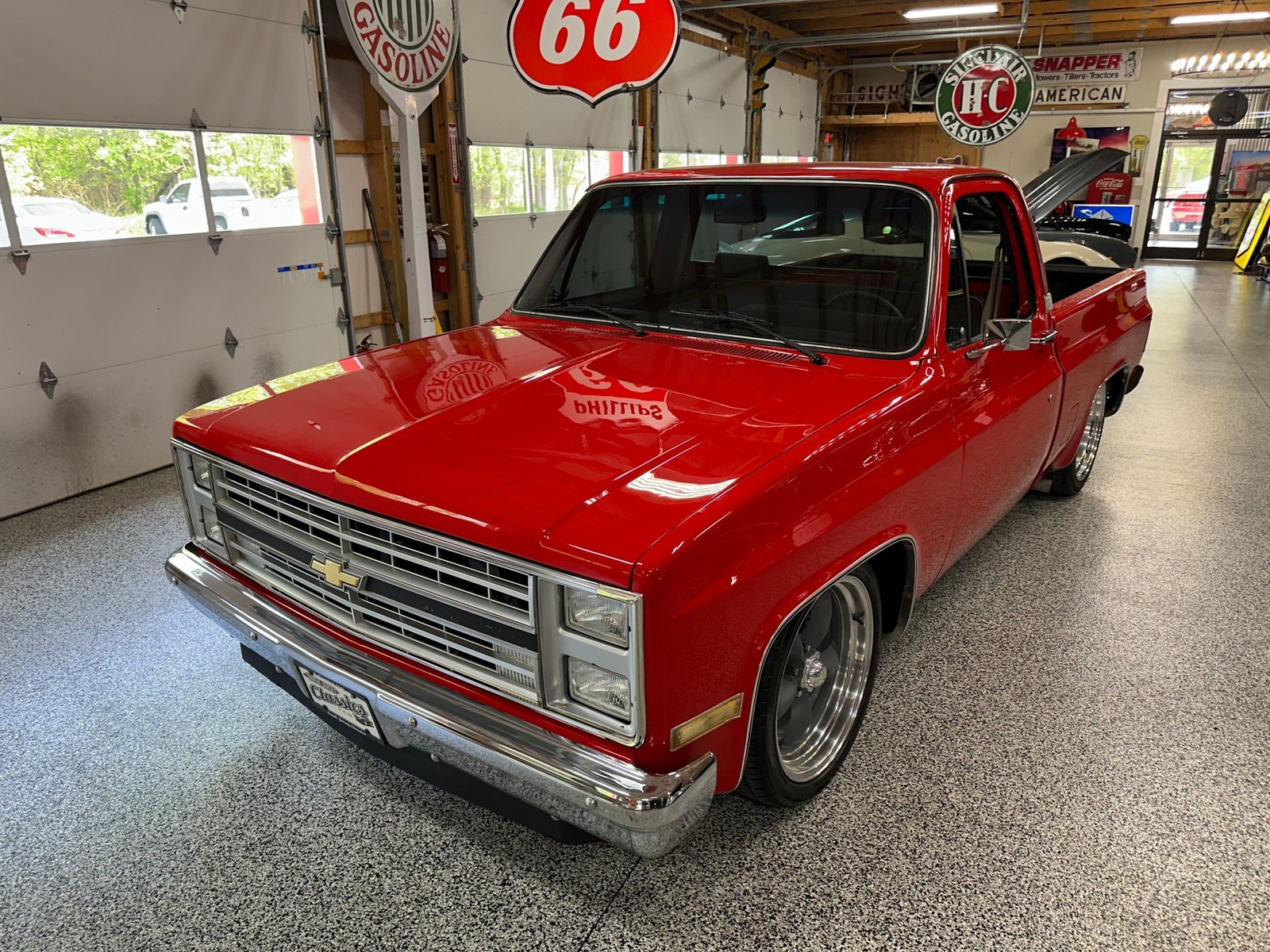 Chevrolet-C-10-1985-Pickup-Truck-25