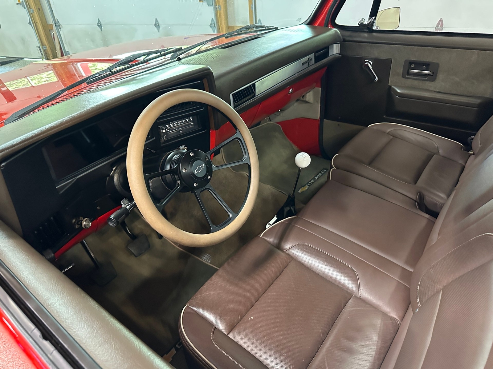 Chevrolet-C-10-1985-Pickup-Truck-3
