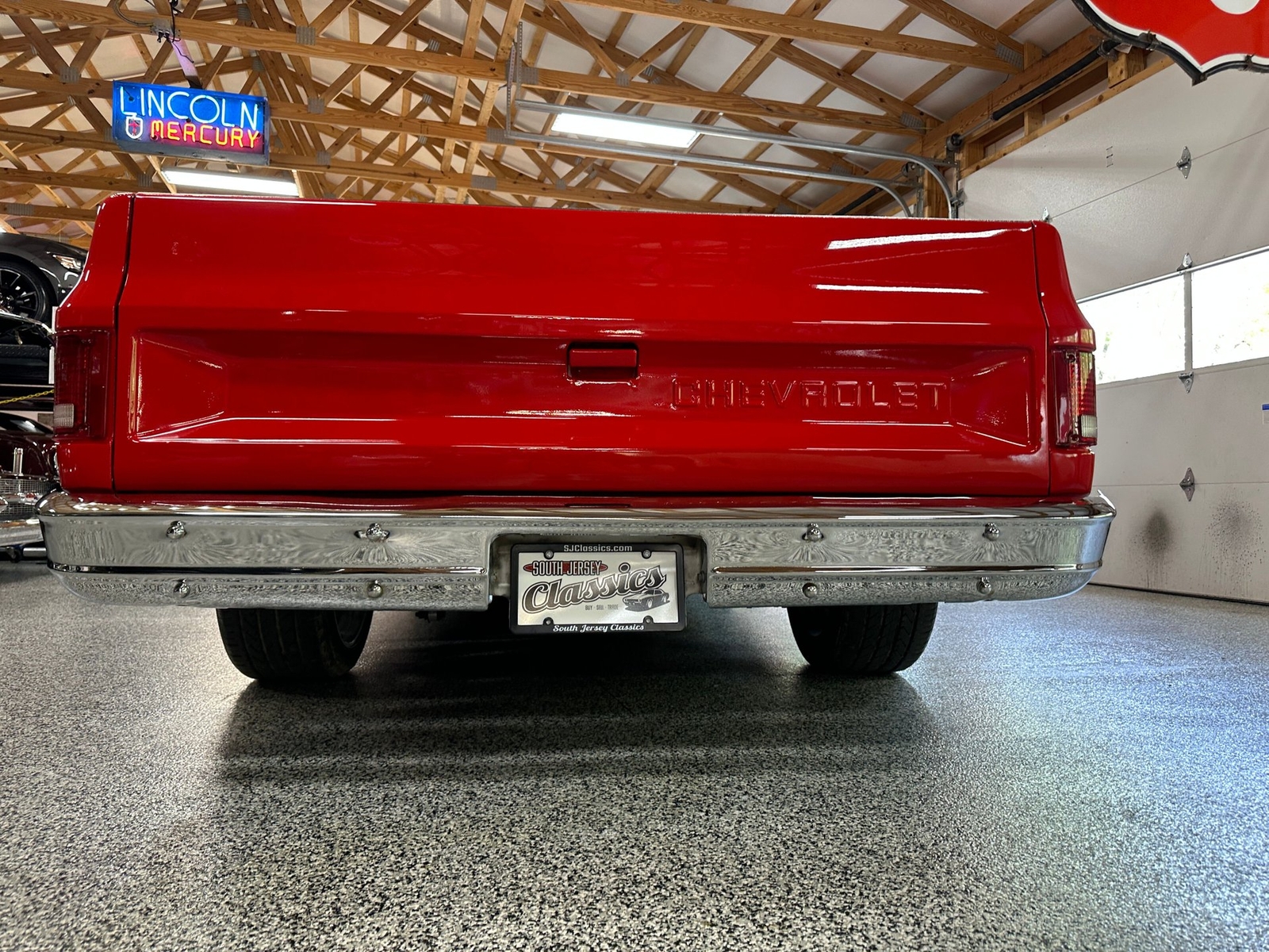 Chevrolet-C-10-1985-Pickup-Truck-35