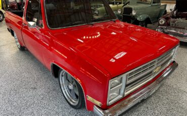 Chevrolet-C-10-1985-Pickup-Truck-8