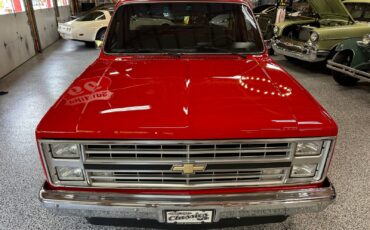 Chevrolet-C-10-1985-Pickup-Truck-9