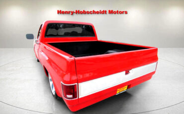 Chevrolet-C-10-1985-Truck-2