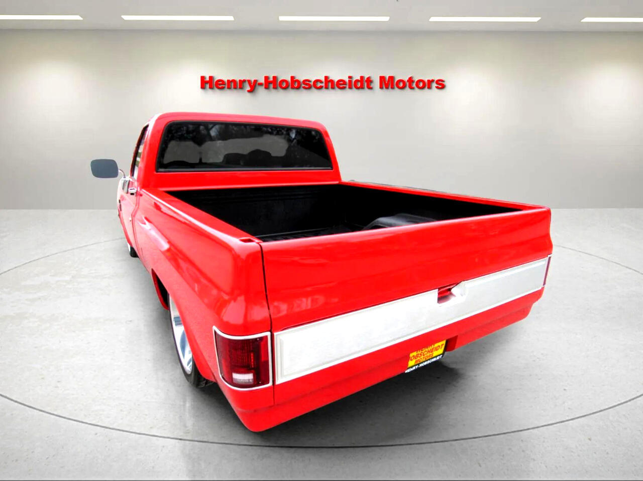 Chevrolet-C-10-1985-Truck-2