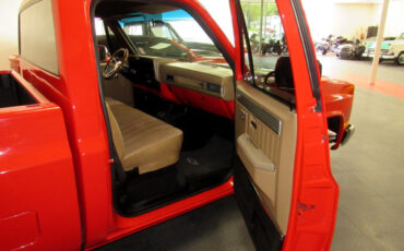 Chevrolet-C-10-1985-Truck-23