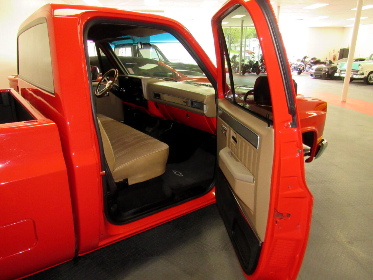 Chevrolet-C-10-1985-Truck-23