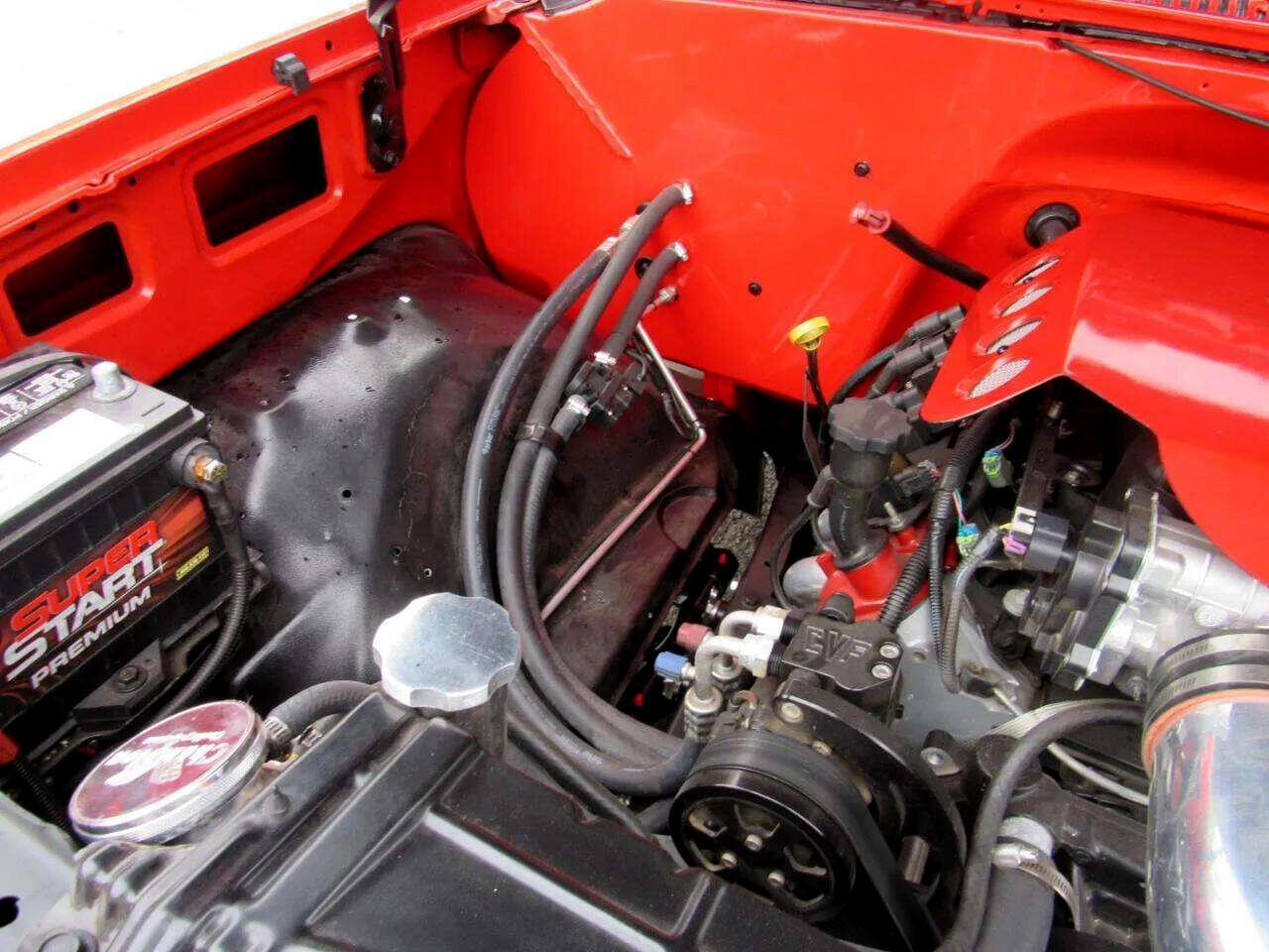 Chevrolet-C-10-1985-Truck-27