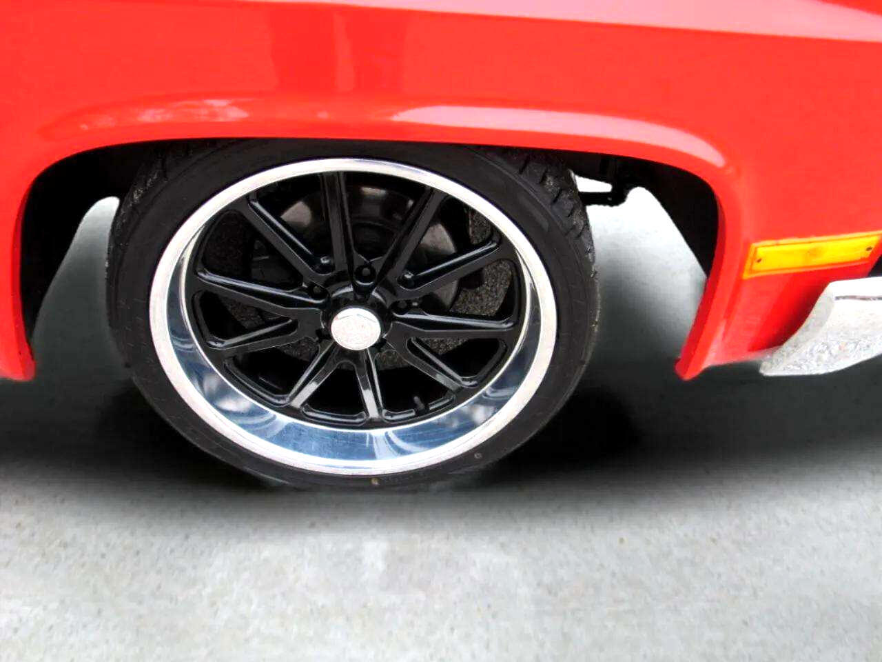 Chevrolet-C-10-1985-Truck-8