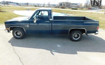 Chevrolet-C-10-1986-Standard-Cab-Pickup-1