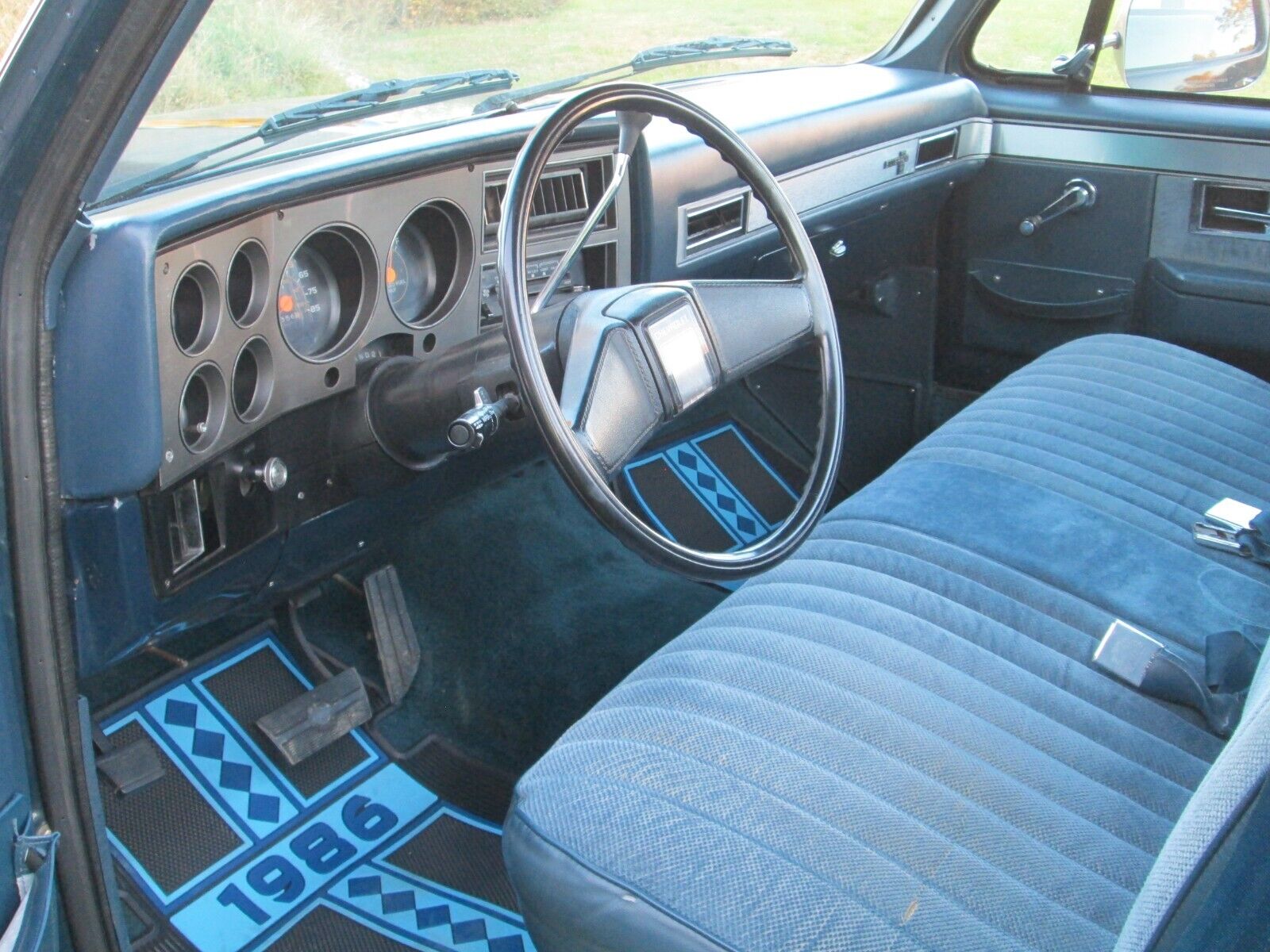 Chevrolet-C-10-1986-Standard-Cab-Pickup-14