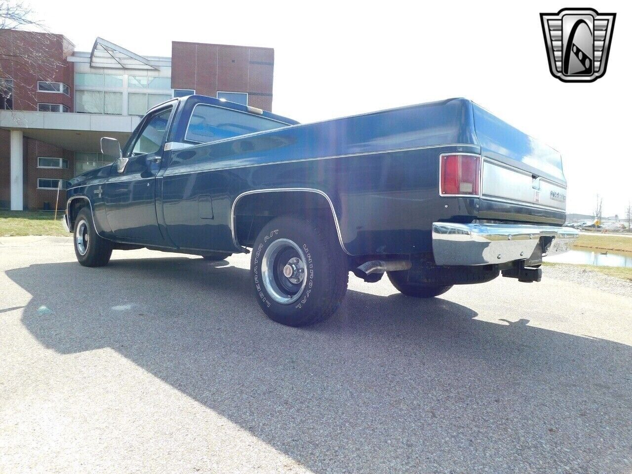 Chevrolet-C-10-1986-Standard-Cab-Pickup-2