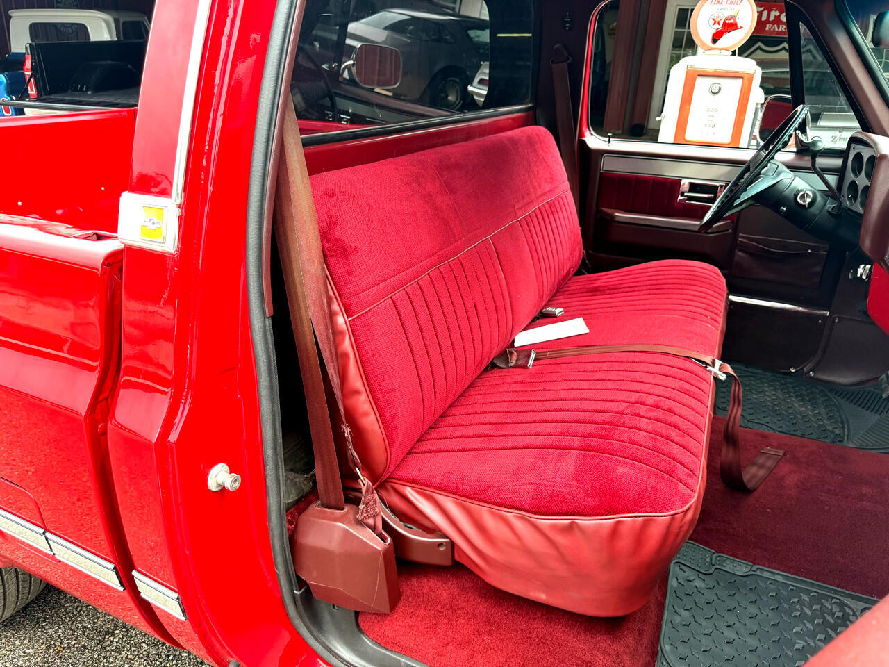 Chevrolet-C-10-1986-Truck-19
