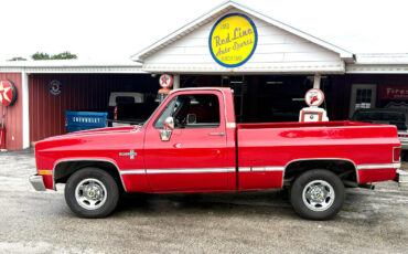 Chevrolet-C-10-1986-Truck-2