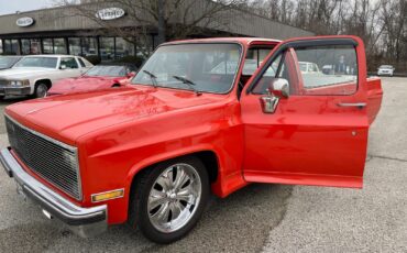Chevrolet-C-10-Silverado-1986-Custom-1
