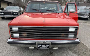 Chevrolet-C-10-Silverado-1986-Custom-2