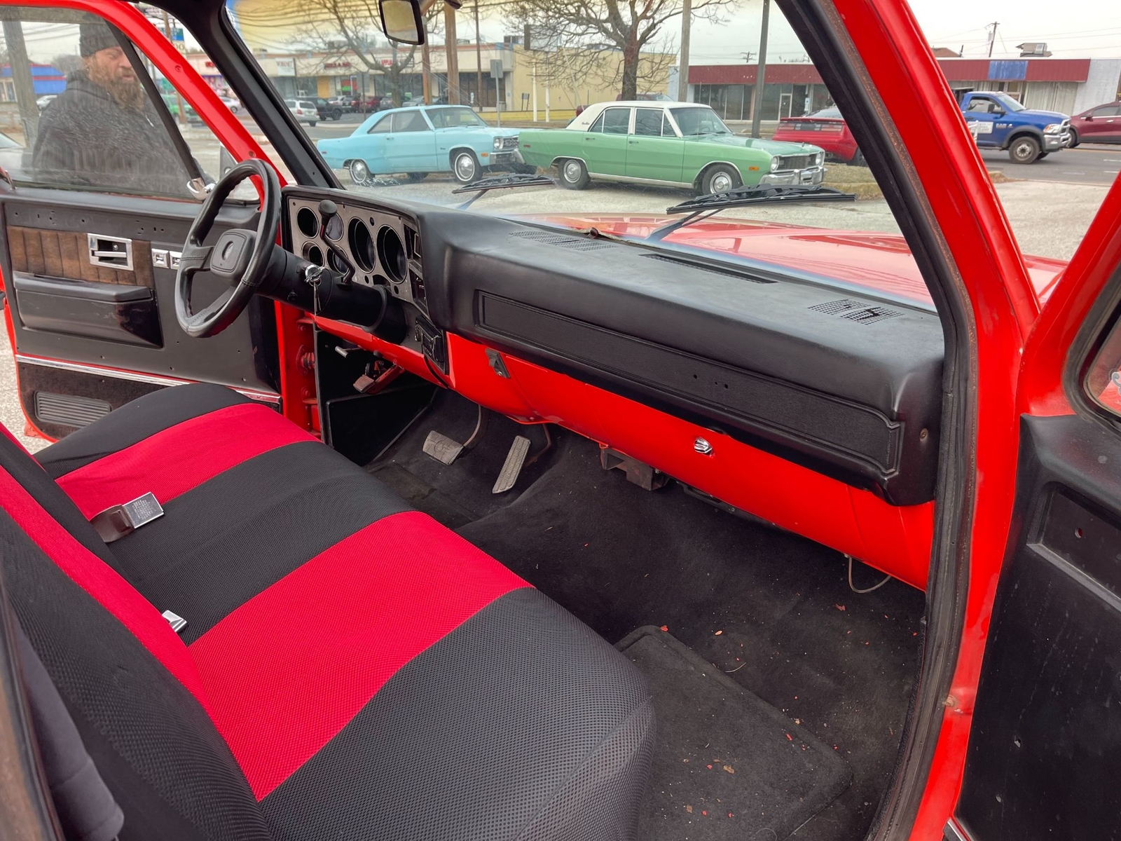 Chevrolet-C-10-Silverado-1986-Custom-21