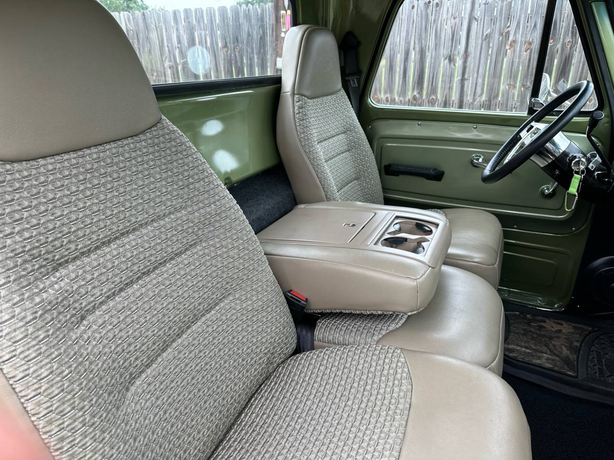 Chevrolet-C10-1966-green-3