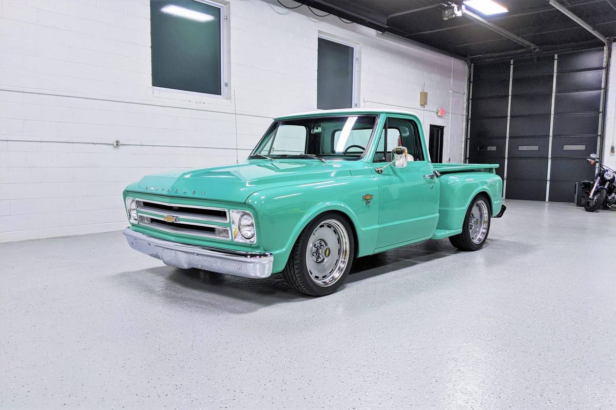 Chevrolet-C10-1967-green-1