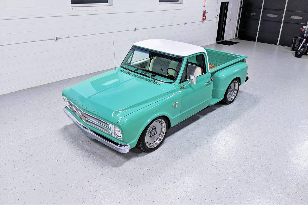 Chevrolet-C10-1967-green-2