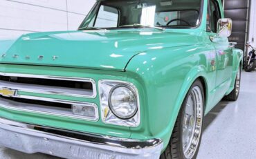 Chevrolet-C10-1967-green